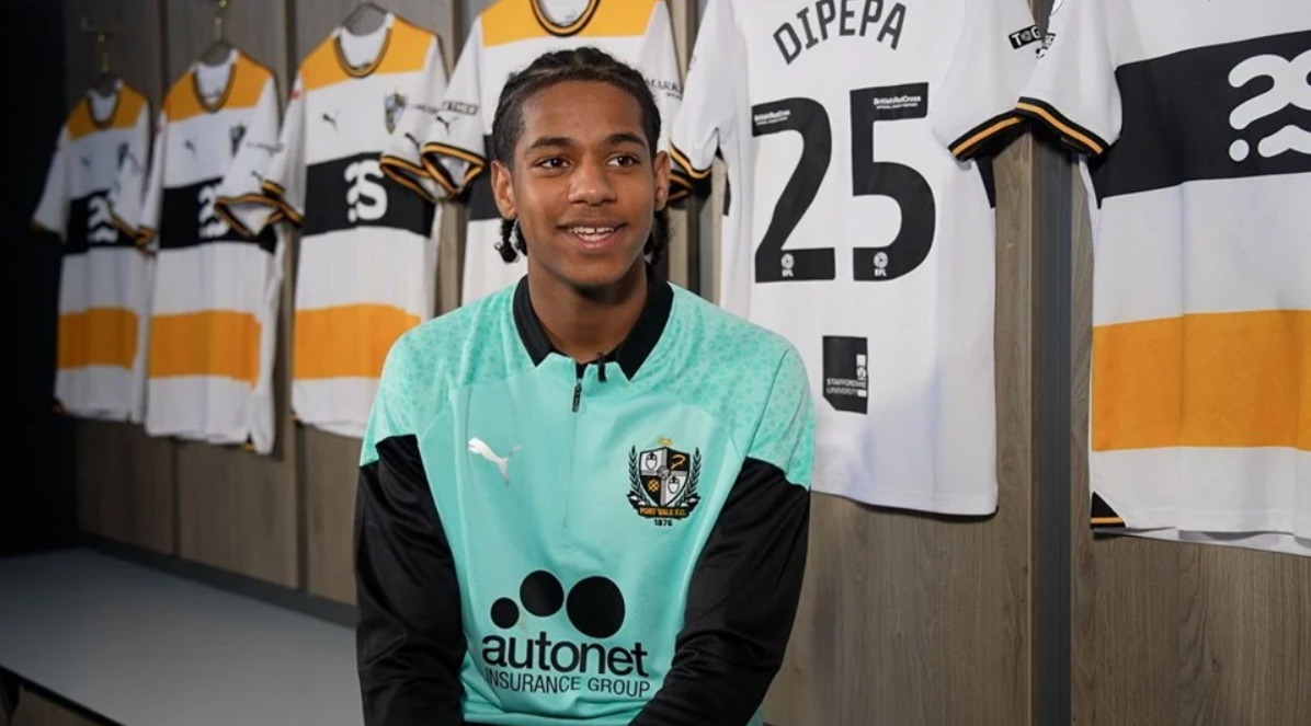 Dipepa được Man United theo đuổi.